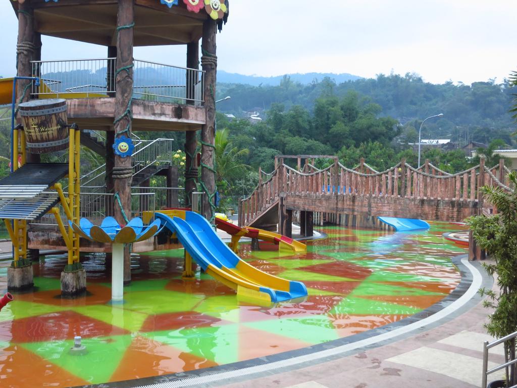 Bess Resort & Waterpark Hotel And Convention Malang Eksteriør billede